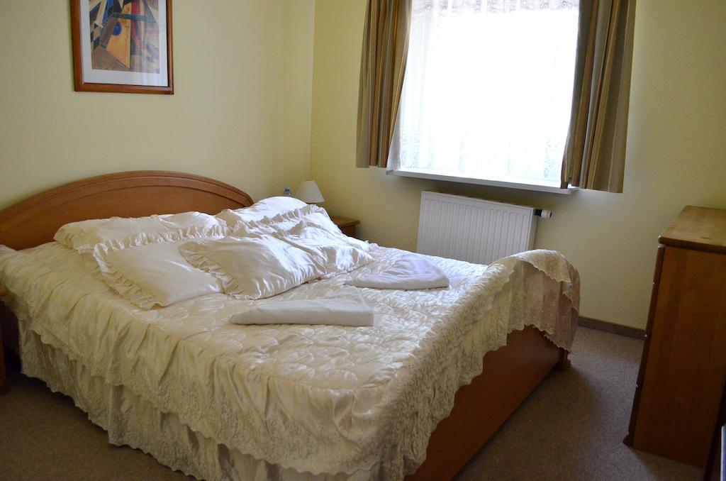 Hotel Mikorzyn Слесин Номер фото